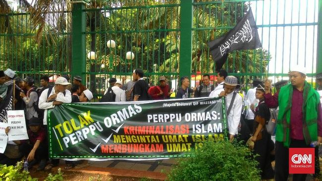 Pekik Khilafah dan Diktator Bergema di Aksi Perppu Ormas