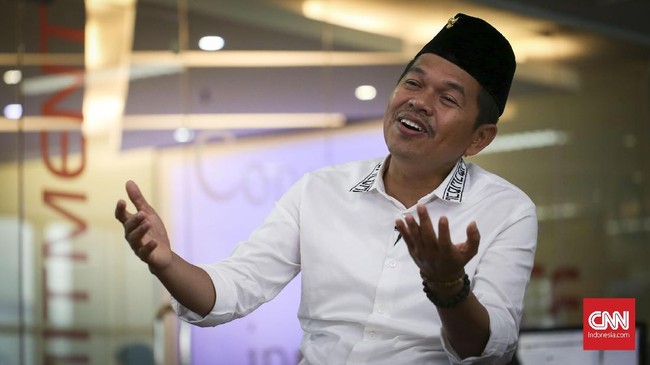 Bupati Purwakarta Dedi Mulyadi dan Wakil Gubernur Jawa Barat Deddy Mizwar bertemu di Kantor DPD Golkar di Jawa Barat. Keduanya menyinggung peluang berduet.