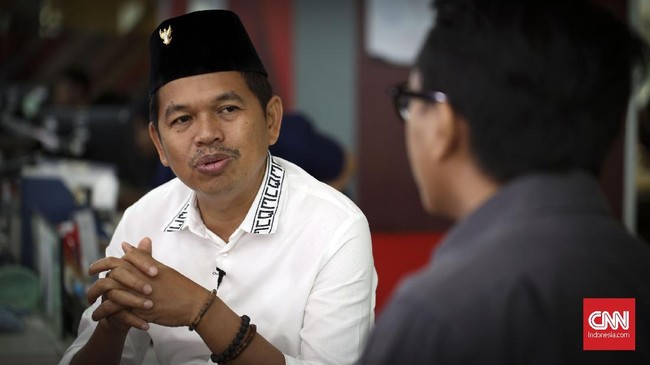 Dedi Mulyadi menilai banyak kebijakan pemerintah daerah dikeluarkan tak lewat kajian mendalam. Akhirnya kebijakan itu tak bermanfaat buat masyarakat.