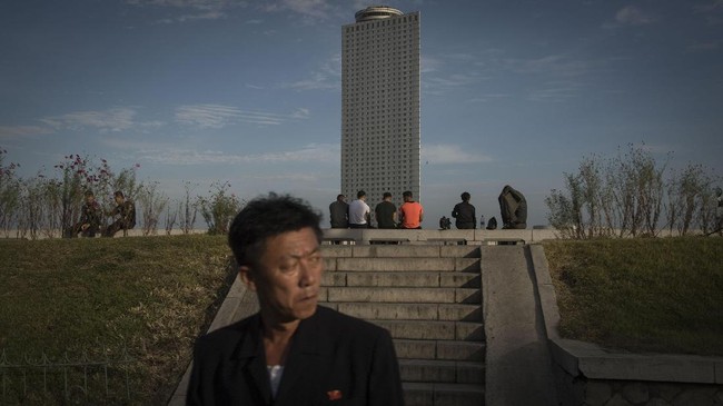 Krisis pangan dan kelaparan bukan hal baru lagi bagi Korut. Tragedi serupa terjadi di masa kepemimpinan Kim Il-sung, Kim Jong-il, hingga kini Kim Jong-un.