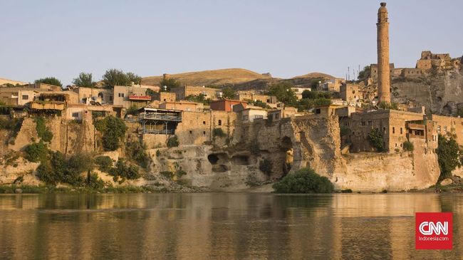 Hasankeyf menjadi saksi bisu peradaban Roma, Bizantium, sampai Ottomann di Turki. Ancaman erosi dikhawatirkan menenggelamkan kota tua bersejarah ini.