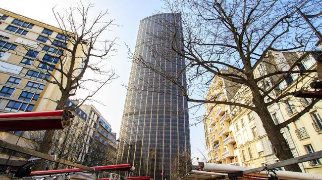 Tempat tertinggi di Paris bukan hanya Menara Eiffel. Ada juga Menara Montparnasse setinggi 58 lantai yang menarik dikunjungi.