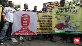 Demo Sopir Taksi Online, Massa 'Long March' ke Istana
