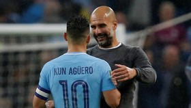 ManCity Menang Penalti, Guardiola Salahkan Bola