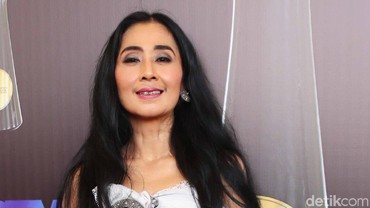 img-title Tanggapan Ayu Laksmi Disebut sebagai Penerus Suzanna
