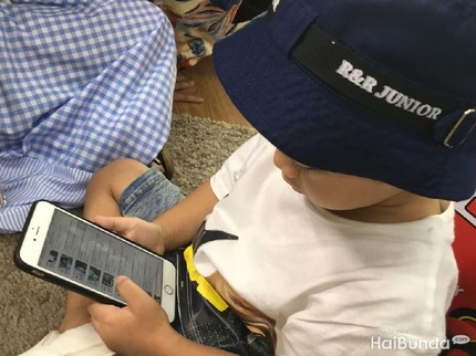Bebaskan Anak Main Gadget Saat Sakit, Yay or Nay?