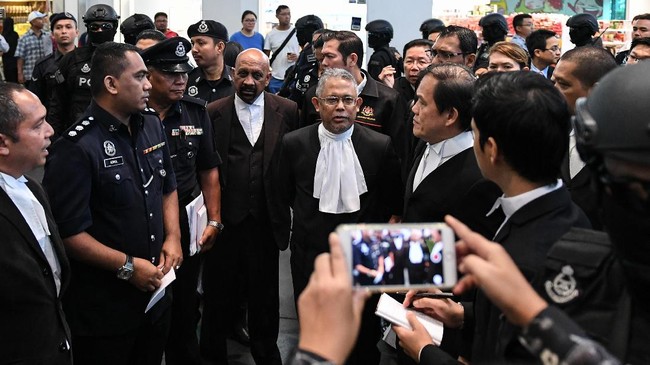 Rekaman CCTV menunjukkan mereka menemui tiga dari empat warga Korut, tersangka pembunuh Kim Jong Nam di Bandara KLIA2.