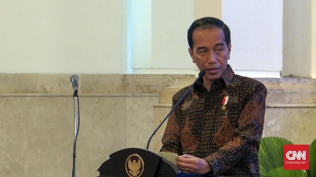 Sehari setelah Presiden Jokowi mengingatkan kepala daerah tak main-main gunakan uang rakyat, KPK menangkap Bupati Nganjuk Taufiqurrahman.