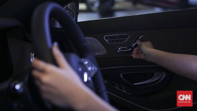 Sistem kecerdasan buatan buatan Alibaba kini sudah bisa terhubung dan 'ngobrol' dengan mobil besutan Mercy, Audi, dan Volvo.