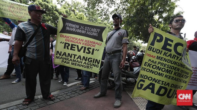 Sejumlah sopir taksi online akan berunjuk rasa menolak Permenhub nomor 108 tahun 2017. Mereka akan terus demo bila tuntutan tidak dipenuhi pemerintah.