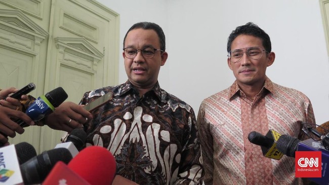 Persoalan reklamasi Teluk Jakarta menjadi perbincangan hangat dalam beberapa waktu terakhir. Baik Anies-Sandi maupun Jokowi dinilai tengah menghindari isu ini.