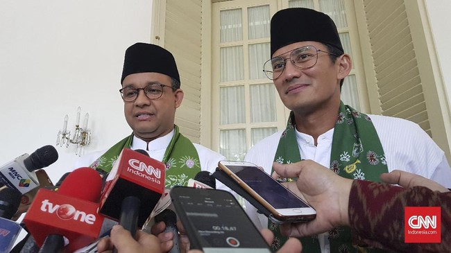Program Anies di Jakarta menuai banyak kritik. Ada faktor penyebab, dari Anies yang tidak punya parpol dan wakil, hingga kerap dibandingkan dengan Ahok.