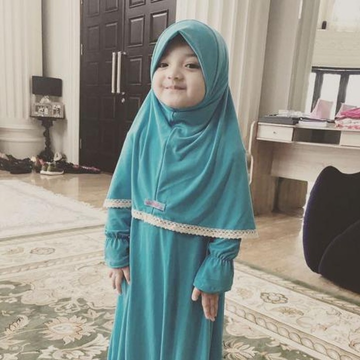 <p>Senyum gini aja Acio tetap nggemesin. (Foto: Instagram/ @queenarsy)  </p>
