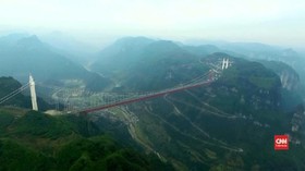 VIDEO: Keindahan Jembatan Gantung Aizhai China