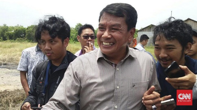 Pemkab tangerang menyatakan pabrik kembang api yang terbakar di Tangerang memiliki izin produksi kembang api kawat.