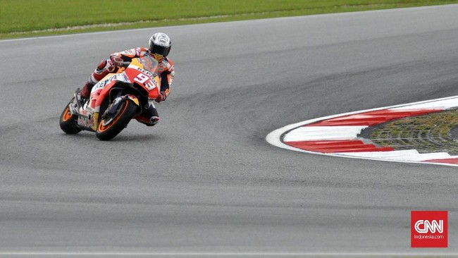 Giacomo Agostini yakin Marc Marquez masuk dalam jajaran lima pebalap terbaik sepanjang sejarah namun ia berharap Marquez tak memecahkan rekor dirinya.
