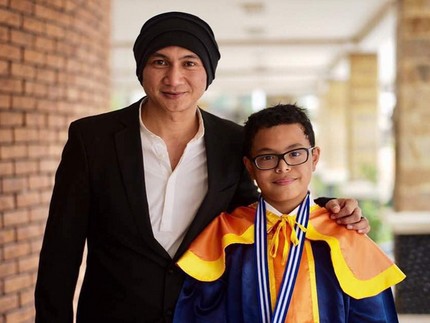Bikin Adem! Potret 'Kemesraan' Ayah Tiri dengan Anaknya