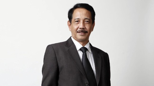 Menteri Koordinator Perekonomian Darmin Nasution melantik Edy Putra Irawadi sebagai Kepala BP Batam menggantikan Lukita Dinarsyah Tuwo.