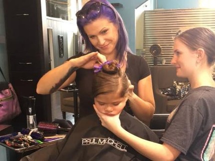 Ekspresi Menggemaskan Anak-anak Ketika Potong Rambut