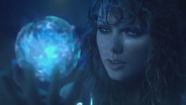 Mengambil tema futuristis, Taylor Swift merilis secara resmi video musik ke-2 dari 'Reputation' yang bertajuk '...Ready for It?'