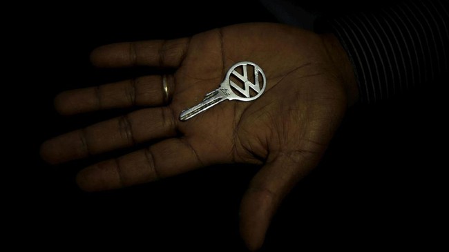 Mantan bos Volkswagen Martin Winterkorn disebut mentransfer sekitar 10 juta euro atau sekitar Rp167 miliar ke rekening bank Swiss selama 2016 dan 2017.