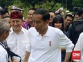 Aksi Dorong Ketika Jokowi Meninjau Pasar Aksara Medan