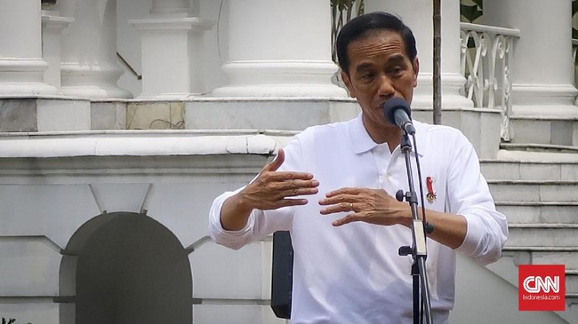 Presiden Joko Widodo menyatakan, masyarakat saat ini harus mulai memperhatikan peluang atau pasar baru yang selama ini tidak terjamah.