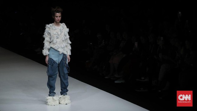 FOTO: Wajah 'Modernisme' 5 Desainer Dewi Fashion Knights