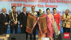 Horas, Ulos, dan Pantun Anies di HKBP Semper