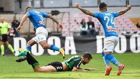 Gasak Sassuolo, Napoli Gusur Juventus di Puncak Serie A