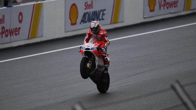 Pebalap Italia, Andrea Dovizioso dipastikan memperpanjang kontrak dengan Ducati hingga MotoGP 2020.