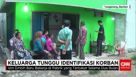 Keluarga Tunggu Hasil Identifikasi Korban Kebakaran Pabrik