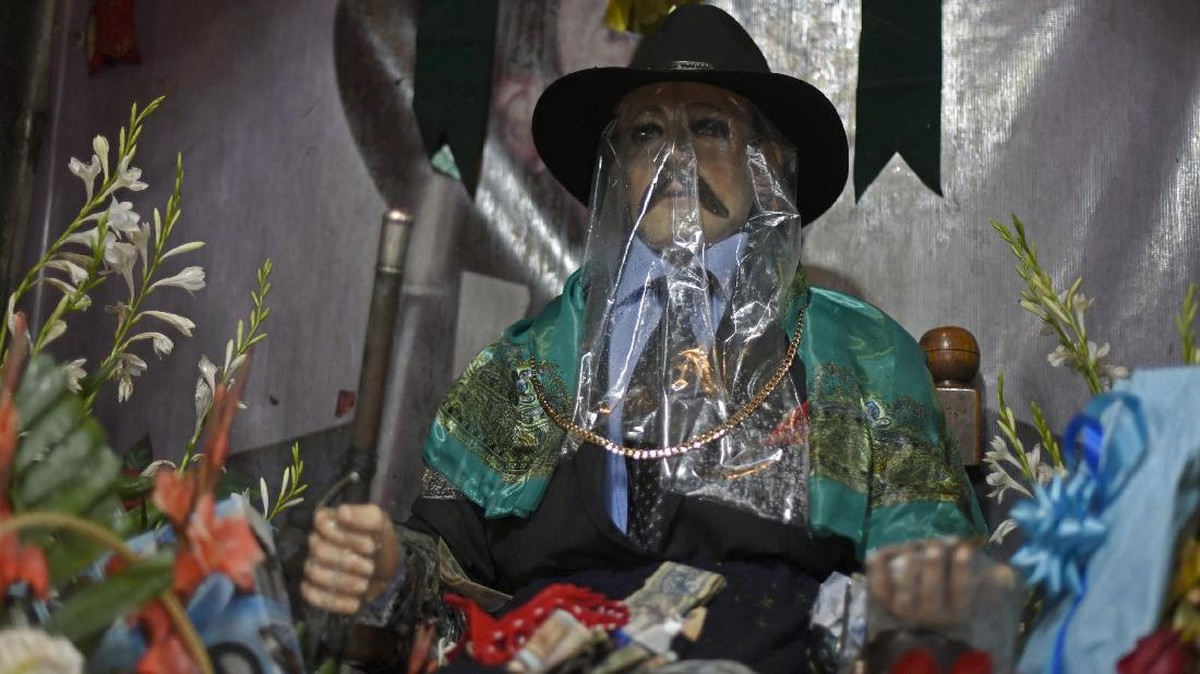 FOTO: Melihat Guetamala Memuja Sam Simon, Dewa Suku Maya