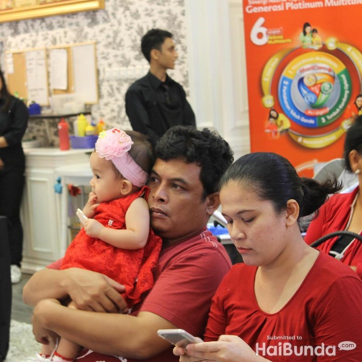 Ayah pun penasaran gimana sih cara tepat mengasah kecerdasan anak.