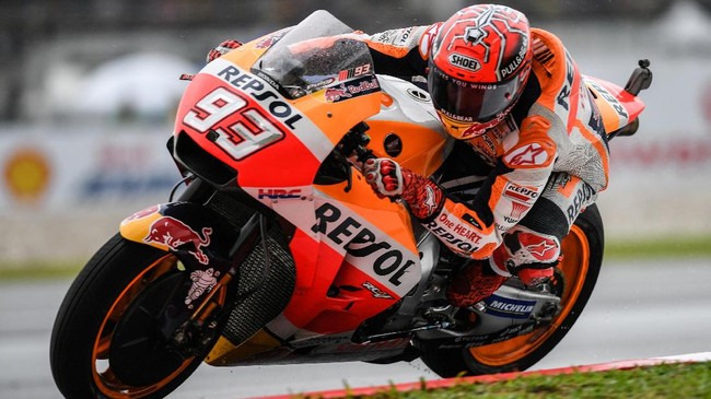 Marc Marquez terus menunjukkan bahwa dirinya dalam kondisi terbaik jelang GP Valencia. Pebalap Spanyol itu membukukan waktu terbaik di sesi pemanasan.