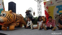<p>Ada sesi mendengar ceritanya juga lho.</p>