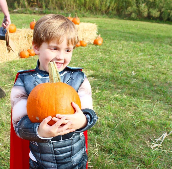 Lucu Banget! Saat si Kecil Jadi Thor sang Dewa Petir