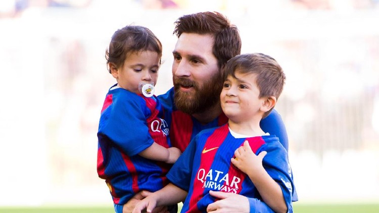 Berbeda dengan anak pesepakbola lain, putra Lionel Messi yang satu ini justru mendukung rival tim ayahnya, Barcelona.