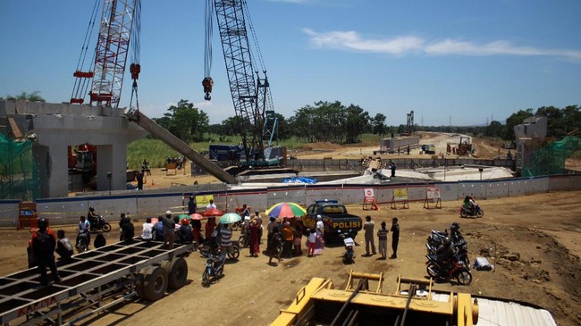 Keputusan pemerintah mencoret 14 proyek dalam daftar Proyek Strategis Nasional (PSN) dinilai sebagai langkah tepat guna menyesuaikan kapasitas keuangan negara.