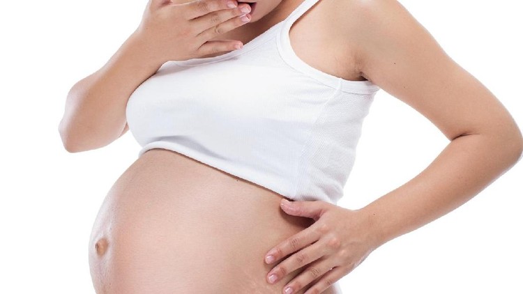 Salah satu keluhan ibu hamil adalah munculnya stretch mark. Hmm gimana mencegahnya ya?