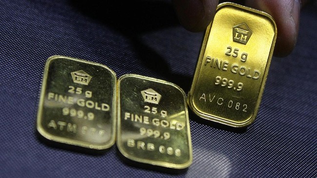 Harga emas PT Aneka Tambang (Persero) Tbk atau Antam berada di posisi Rp943 ribu per gram turun Rp3.000 pada Selasa (25/10). 