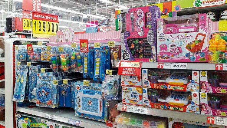 Di Transmart dan Carrefour, mulai 11 Oktober sampai 7 November 2017 terdapat diskon untuk aneka mainan.