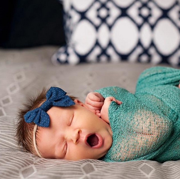 <p>Kalau ini, menguapnya santai, Bun. He-he-he. (Foto: Instagram/ @jennielynn_photography)  </p>