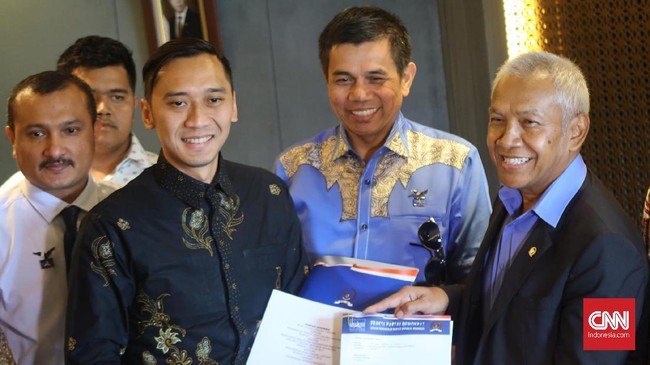 Demokrat akan merangkul partai Gerindra, PKS, dan PAN yang menolak Perppu Ormas agar mau mendukung revisi UU Ormas.