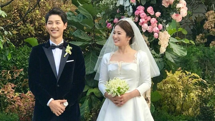 Rumah milik pasangan selebriti Korea Song Joong Ki dan Song Hye Kyo dihancurkan. Pasangan ini membeli rumah tersebut beberapa bulan sebelum pernikahan mereka.