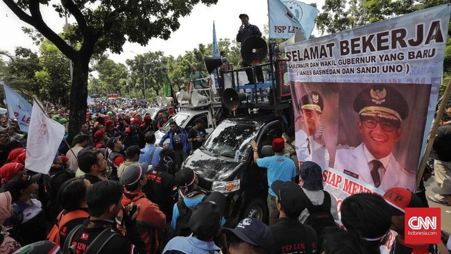 Ketua KSPI mengatakan akan melayangkan gugatan ke PTUN soal UMP DKI Jakarta 2018, namun masih terkendala karena belum ada Pergub tentang UMP tersebut.