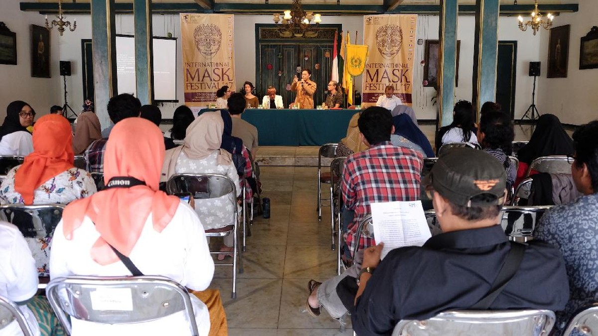 Serunya Festival Kesenian Topeng Internasional di Solo