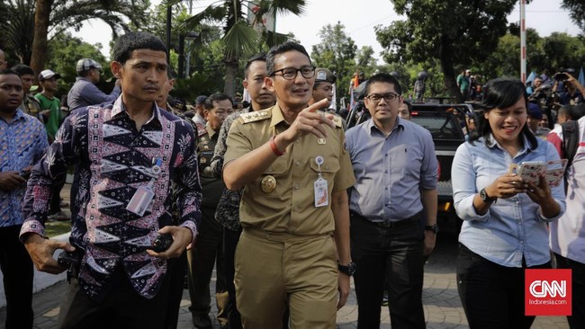 Wakil Gubernur DKI Jakarta Sandiaga Uno berupaya memerangi peredaran narkotik di Jakarta. Dia mengusulkan penghuni Rusun menjalani tes urine secara rutin.