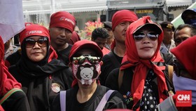 Buruh Tegaskan Subsidi Anies-Sandi Bukan Solusi
