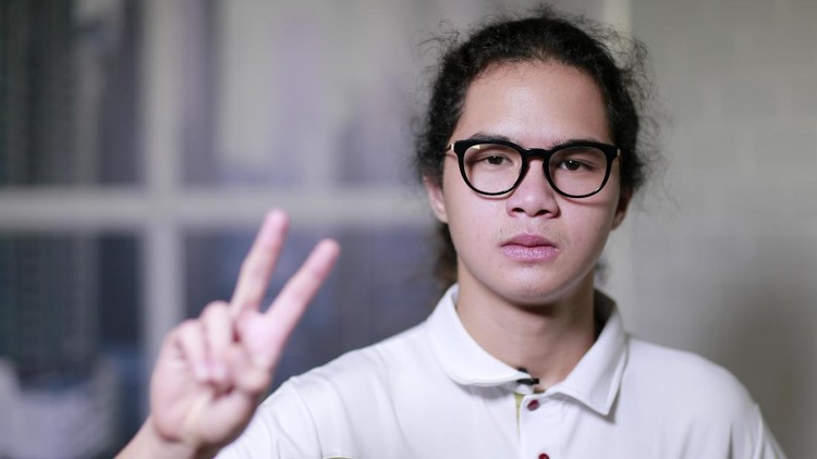 Putra ketiga Maia Estianty dan Ahmad Dhani ternyata punya harapan agar kedua orang tuanya bisa CLBK lho, Bunda. Simak ceritanya yuk.